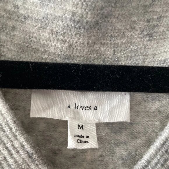 A Loves A Womens Heather Gray V-Neck Contrast Stitching Classic Sweater Size M - Picture 3 of 9